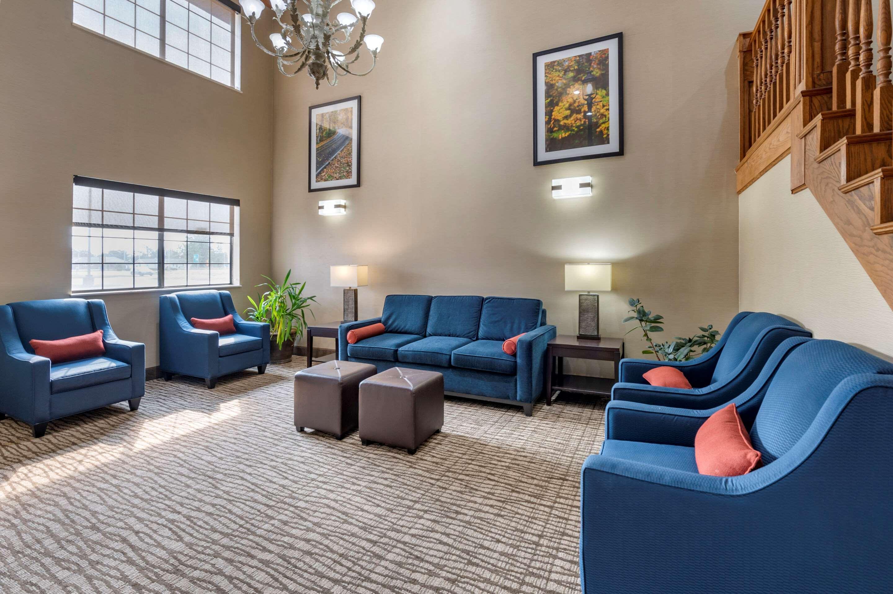 Comfort Inn & Suites Napoleon Екстериор снимка