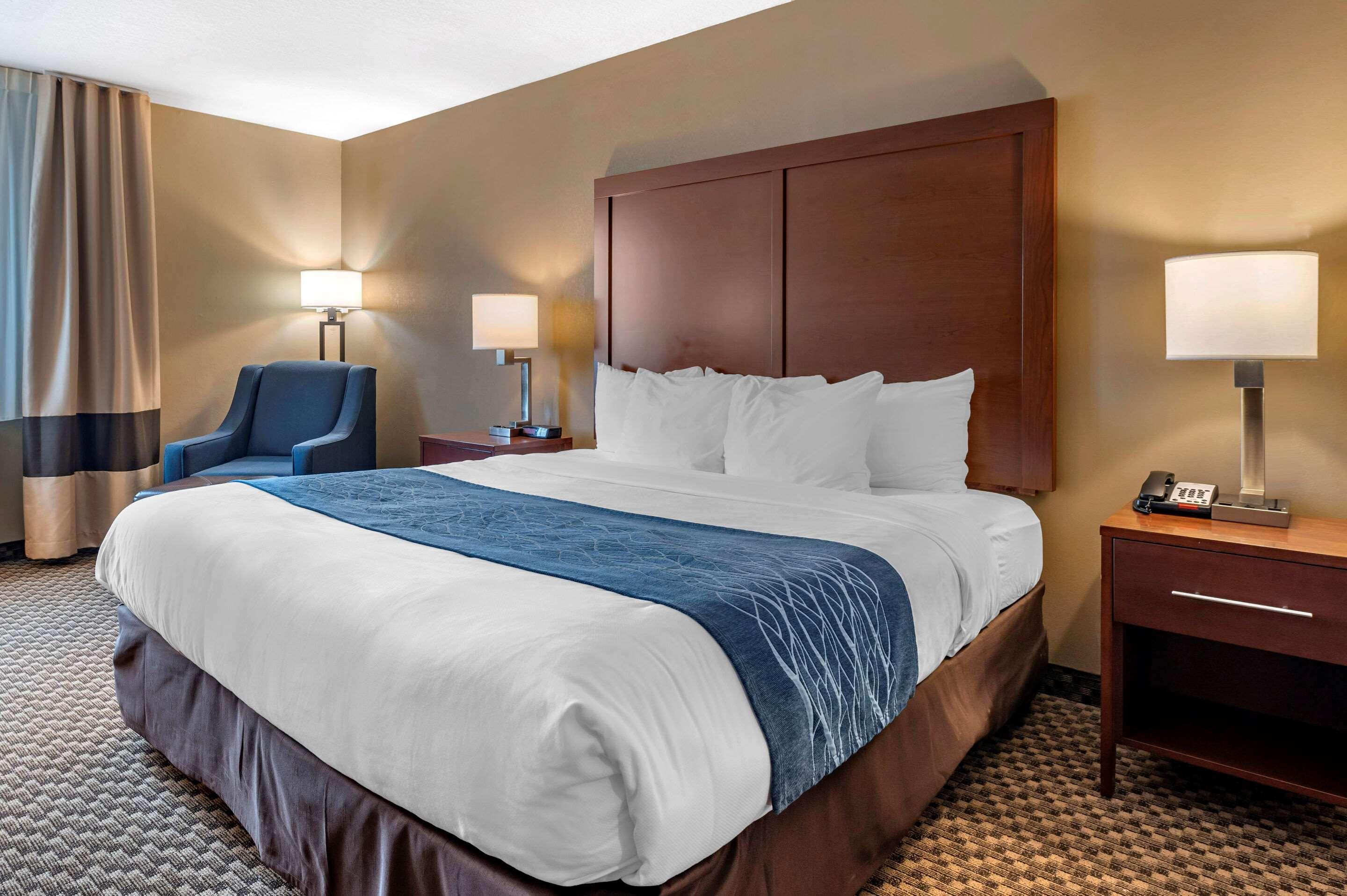 Comfort Inn & Suites Napoleon Екстериор снимка
