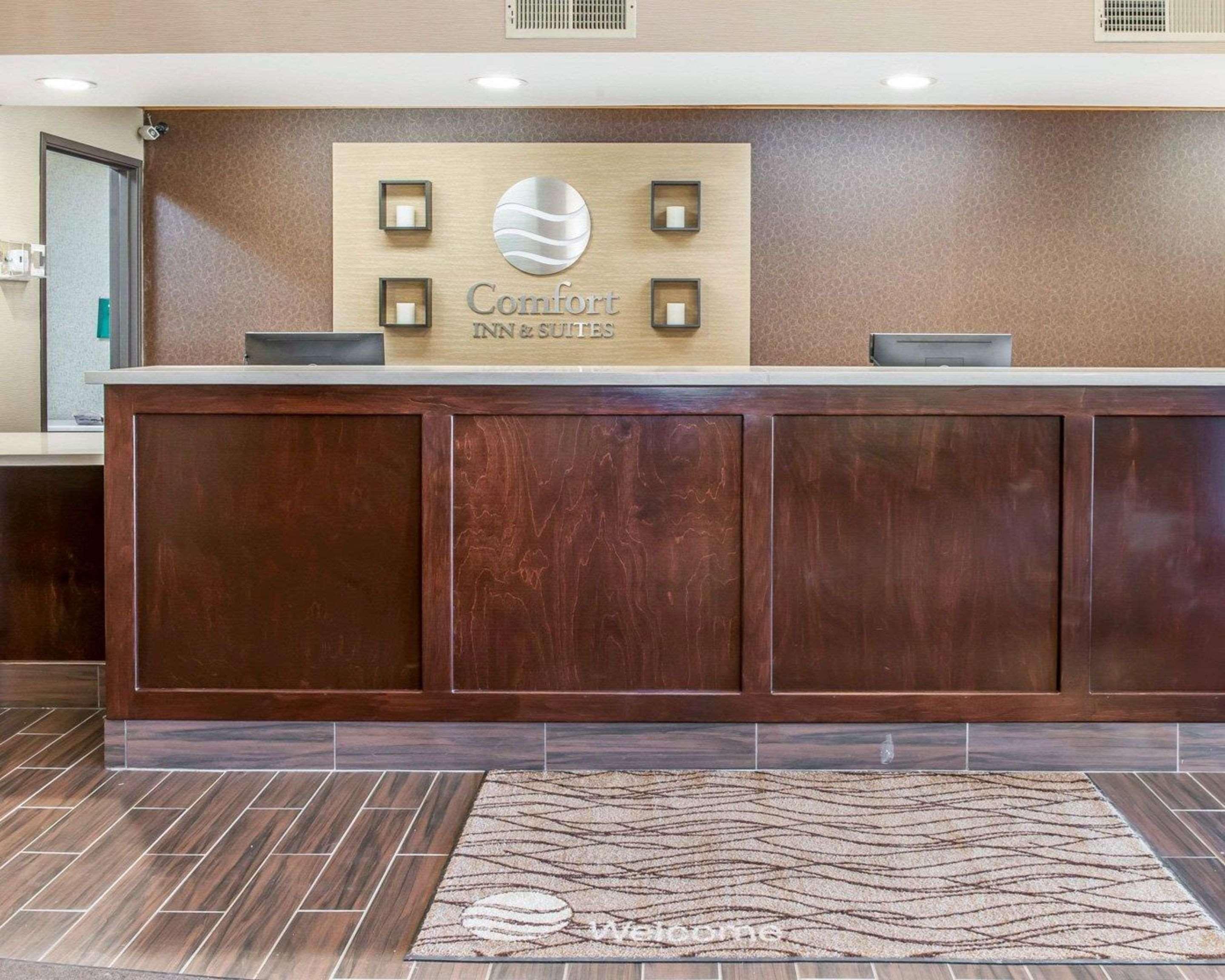 Comfort Inn & Suites Napoleon Екстериор снимка