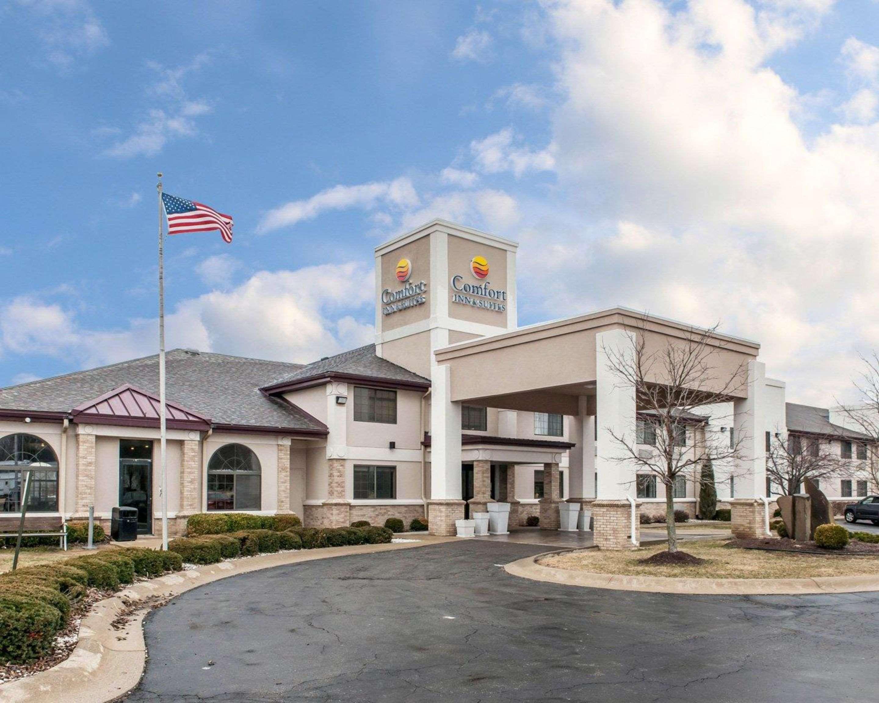 Comfort Inn & Suites Napoleon Екстериор снимка