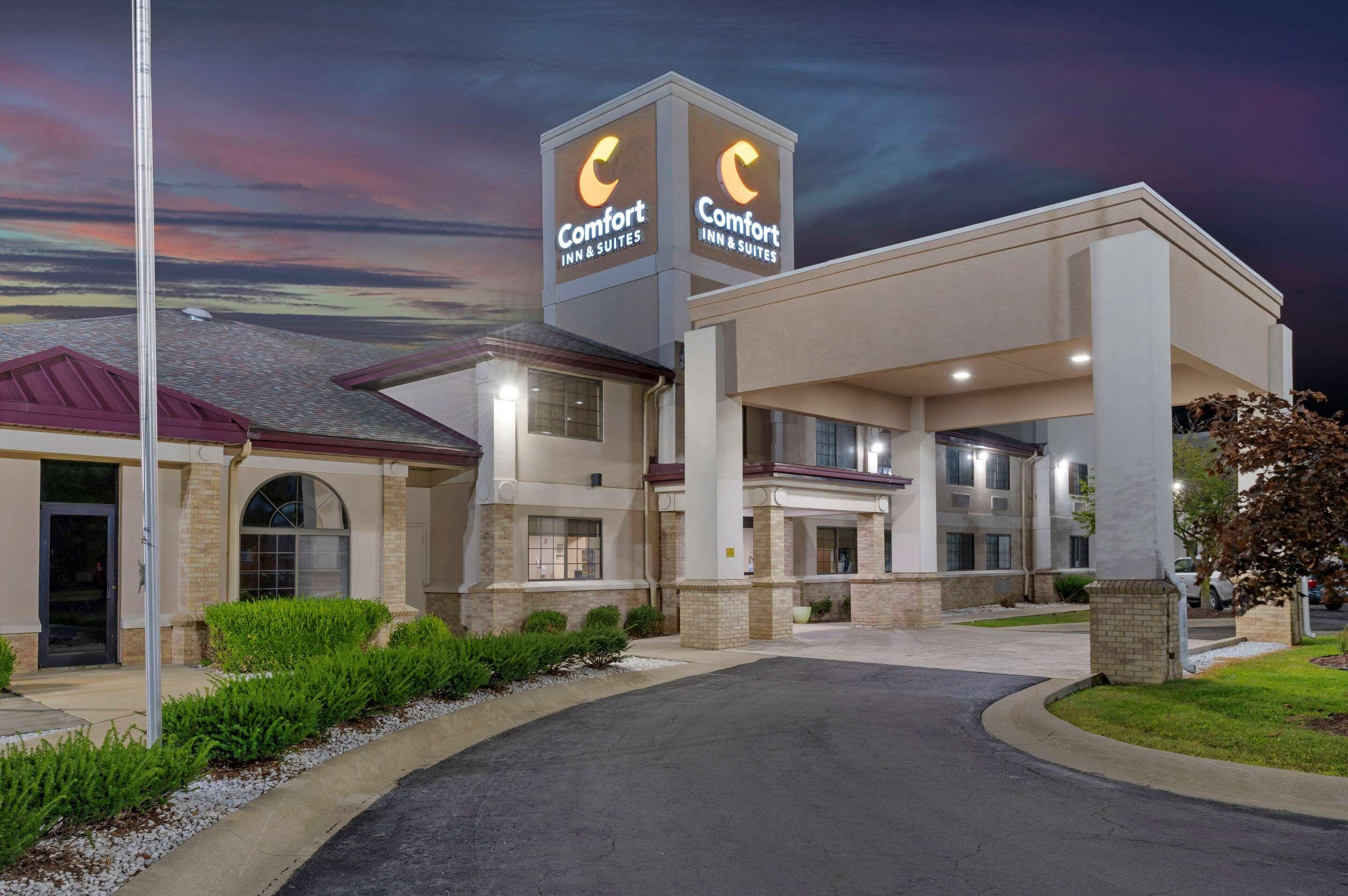 Comfort Inn & Suites Napoleon Екстериор снимка