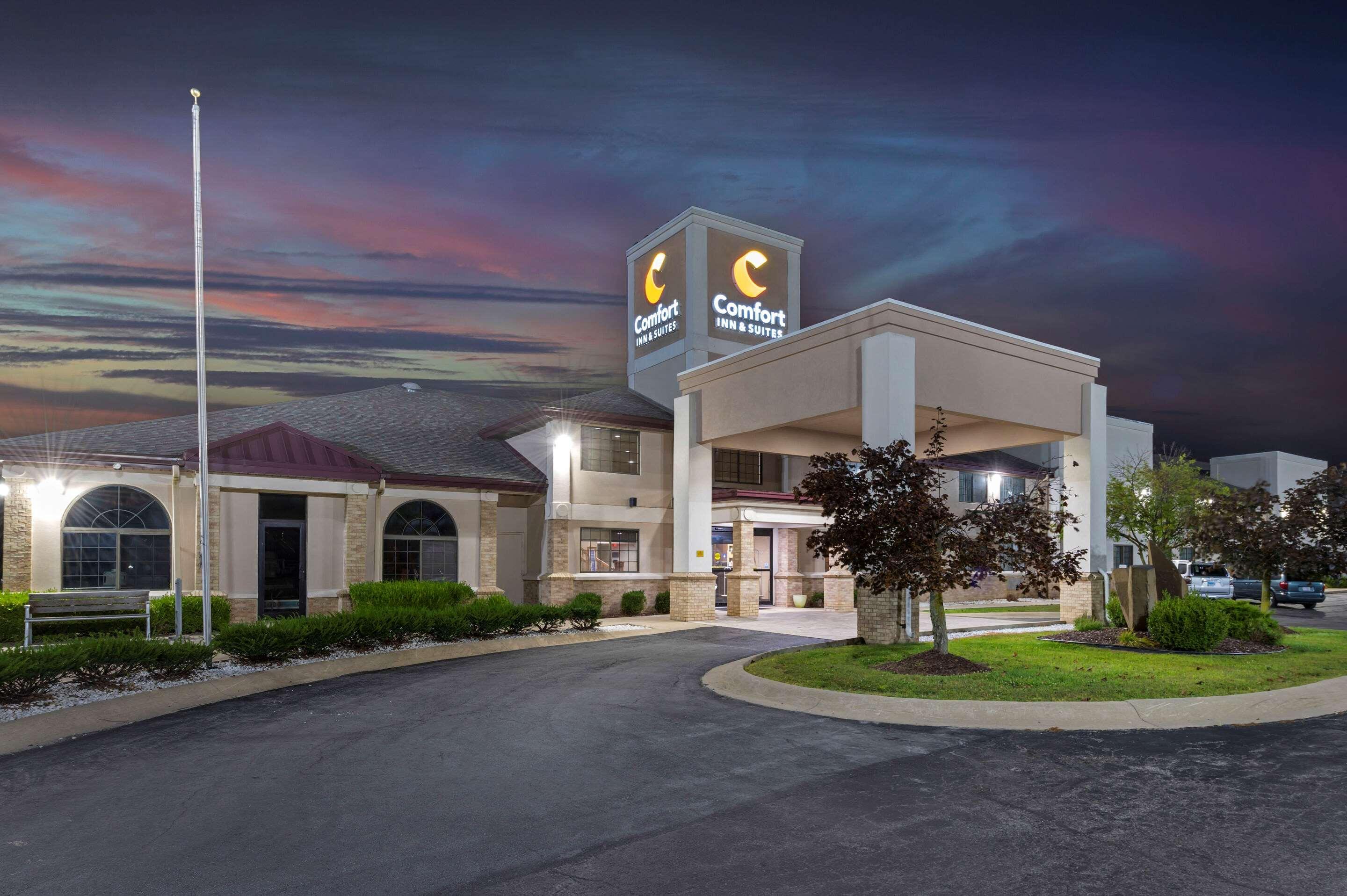 Comfort Inn & Suites Napoleon Екстериор снимка