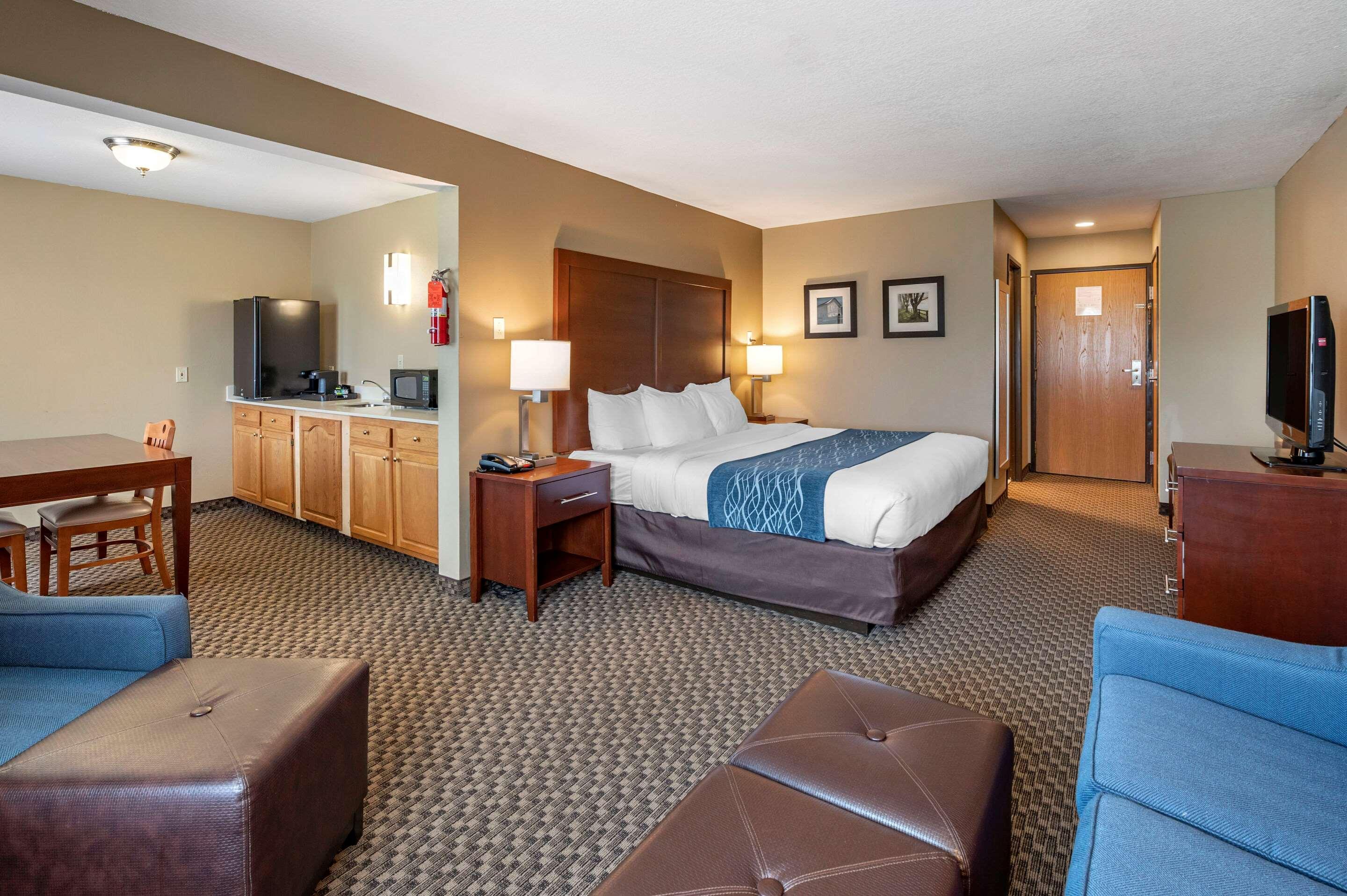 Comfort Inn & Suites Napoleon Екстериор снимка
