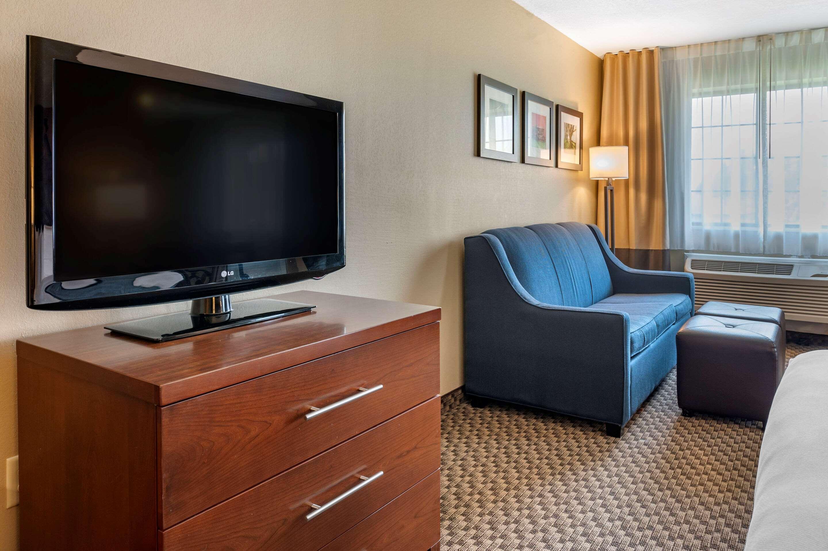 Comfort Inn & Suites Napoleon Екстериор снимка