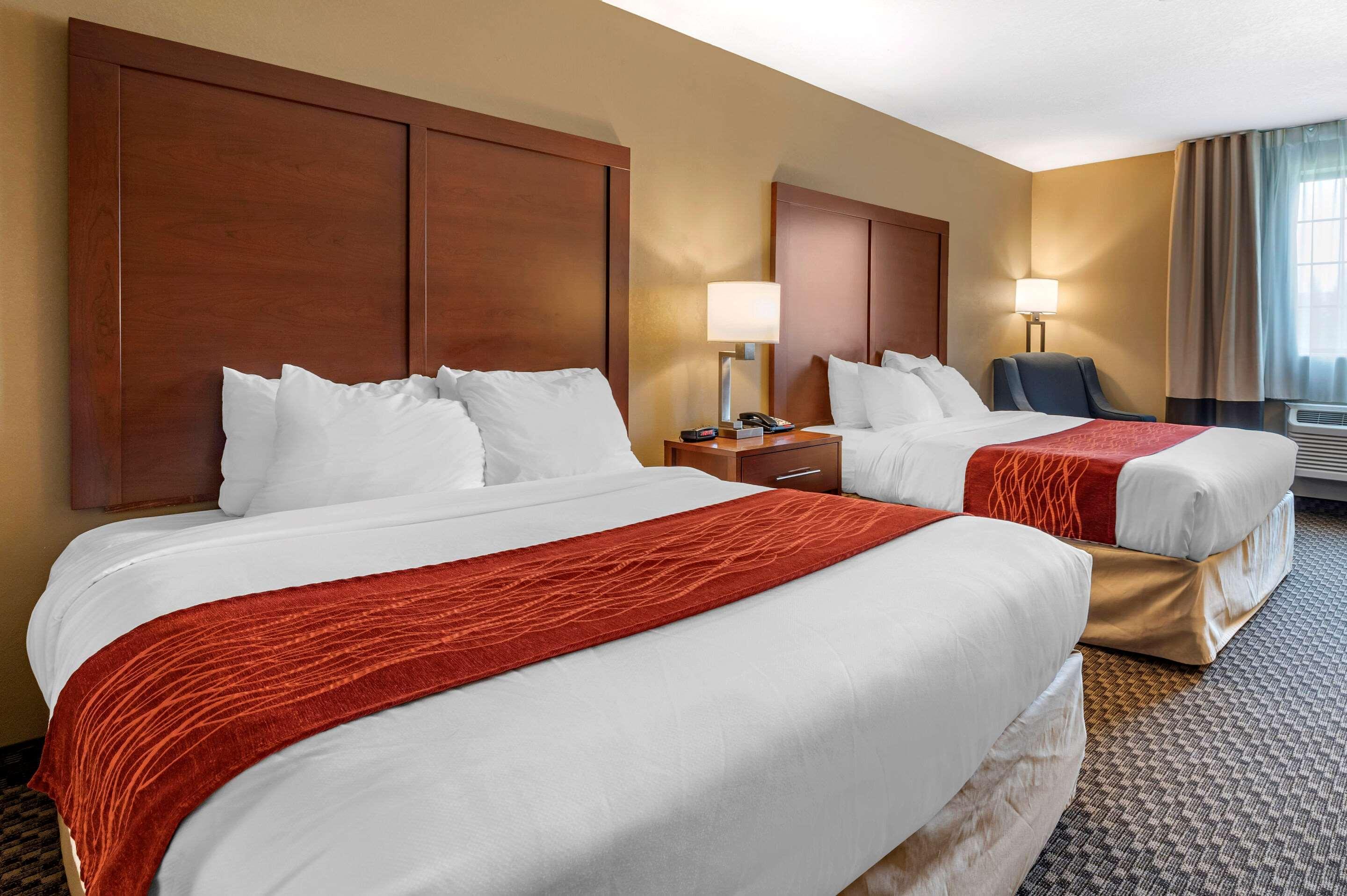 Comfort Inn & Suites Napoleon Екстериор снимка