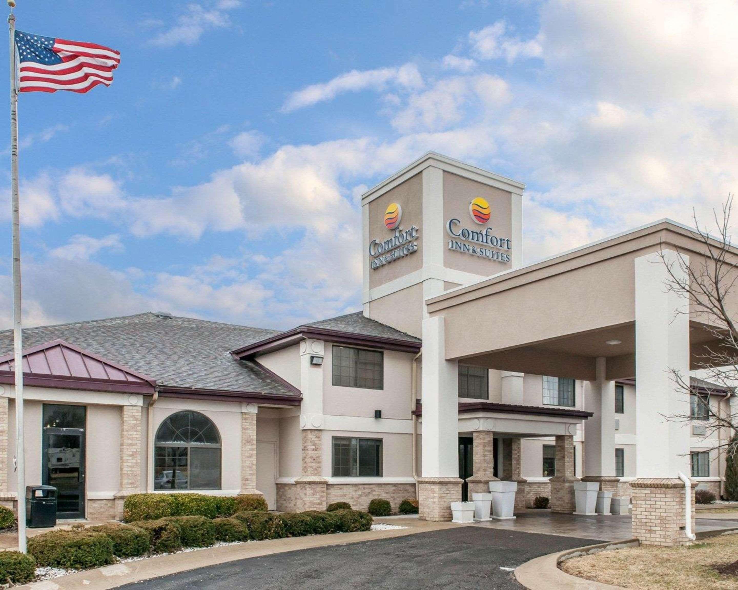Comfort Inn & Suites Napoleon Екстериор снимка