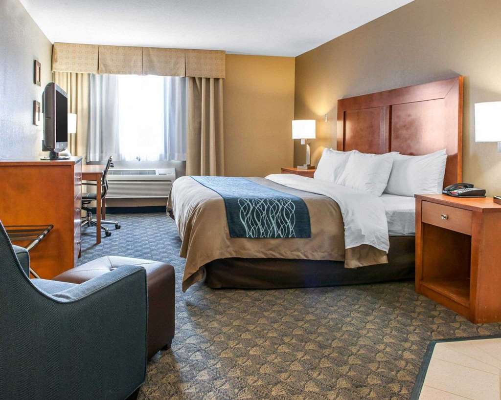 Comfort Inn & Suites Napoleon Стая снимка